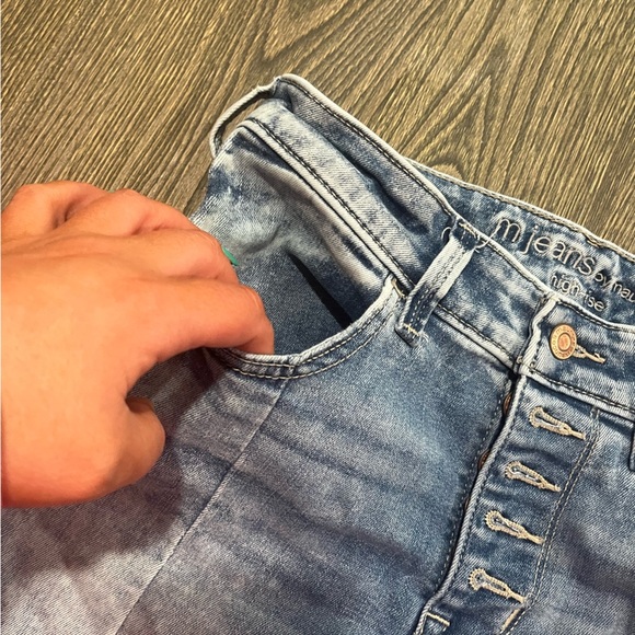 M Jeans by Maurices Skinny High Rise Button Fly Split Hem Acid Wash Size XS - Picture 5 of 13